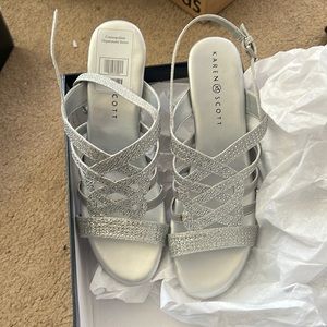 Karen Scott evening shoes. 9 1/2 med